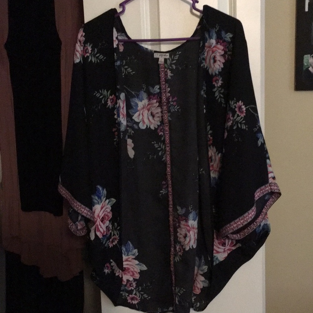 Lily White Kimono